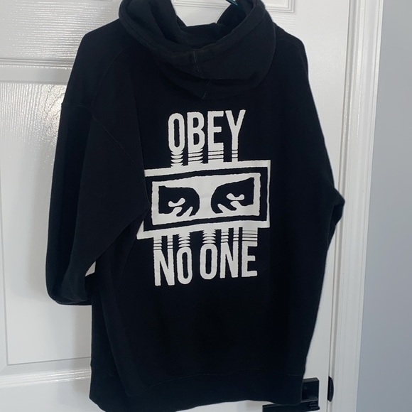 OBEY - Picture 4 of 5